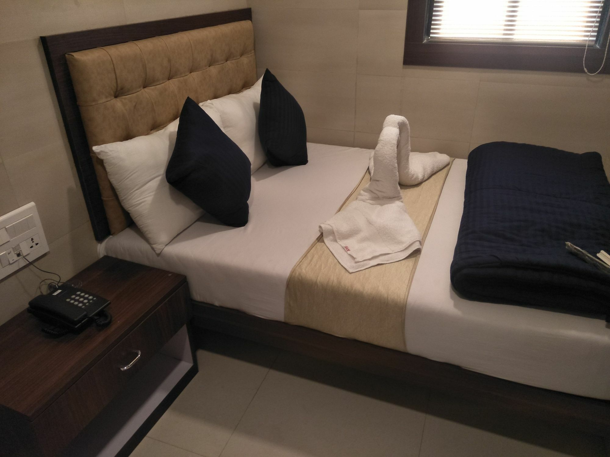 Hotel Avenue Residency Mumbai Exteriör bild